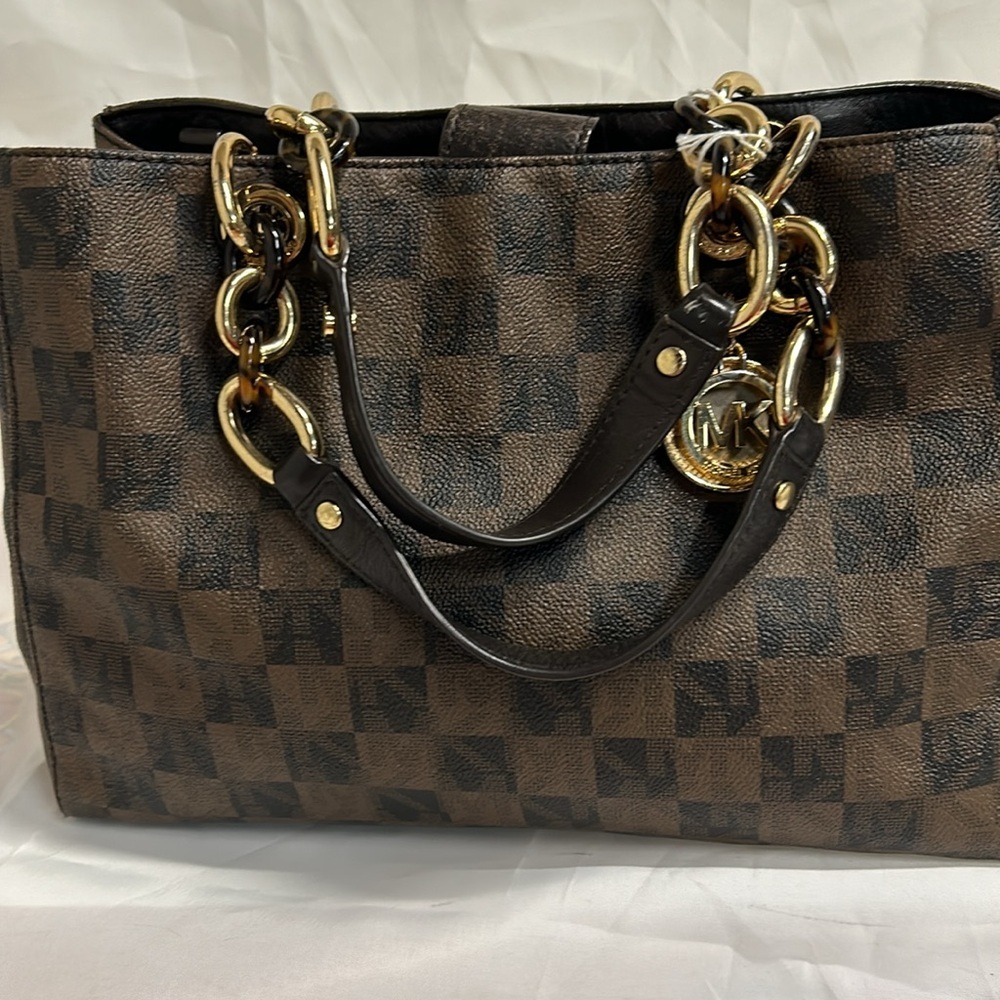 RARE Michel Kors Checkerboard Print Cynthia Medium Bag. Gently Used